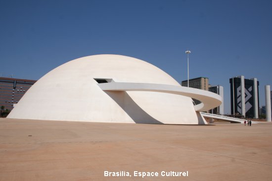 1012_brasilia_complexe_cultural.jpg