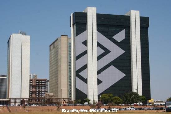 1007_brasilia_axe_monumental.jpg