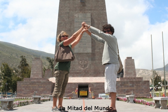 0291_la_mitad_del_mundo.jpg